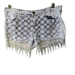 Lei Ashley Low Rise Juniors Acid Wash Denim Floral Embroidered Fringe Shorts 17